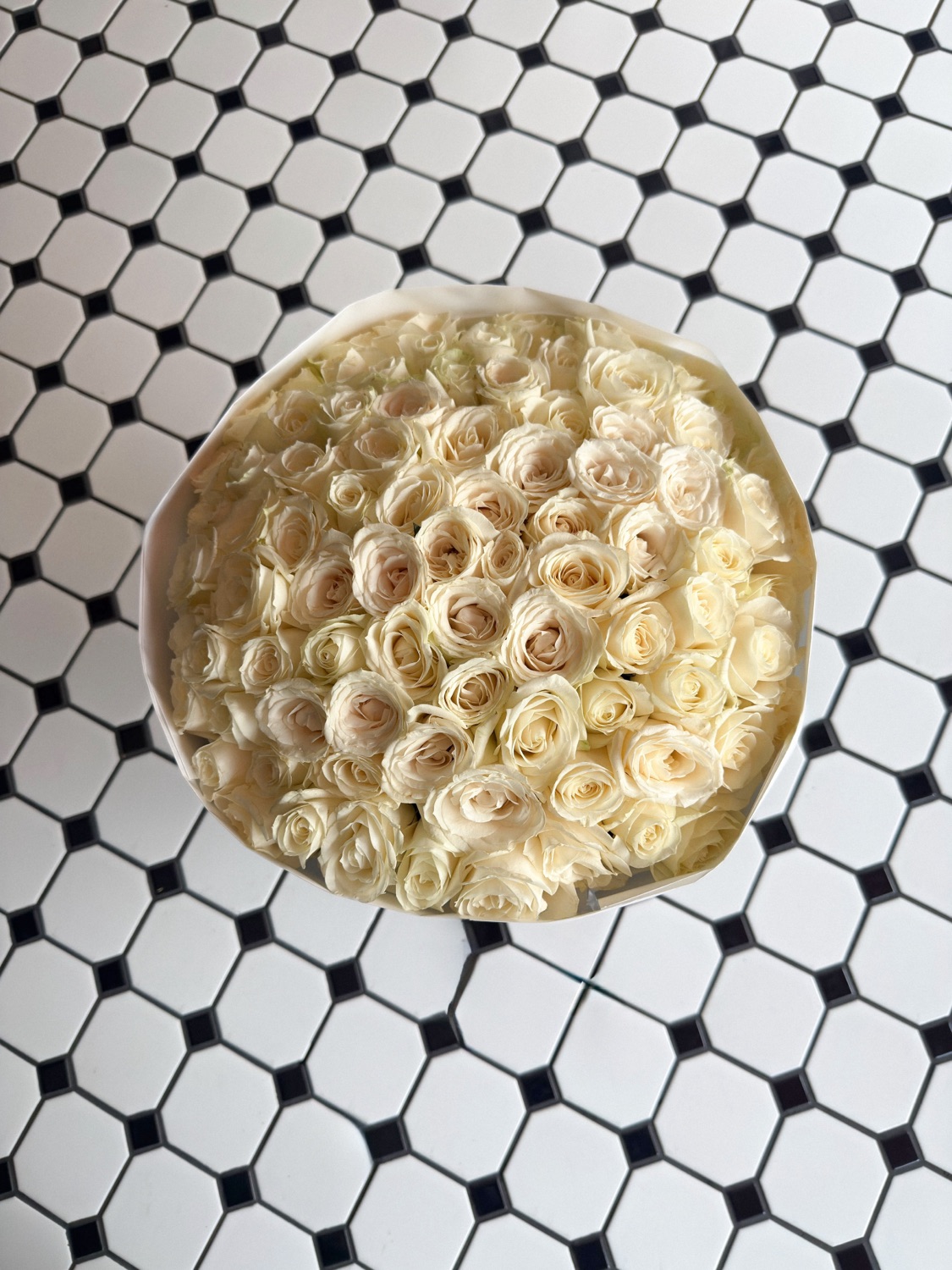 White Roses &mdash; a second view of the bouquet by Maison Bloom, Bali